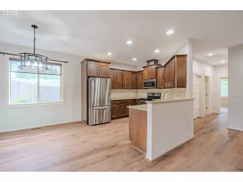 Kitchen - 2156 SW 14th Dr, Gresham, OR 97080 photo 2 of 6