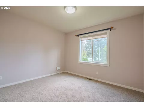 Bedroom - 2156 SW 14th Dr, Gresham, OR 97080 photo 7 of 13