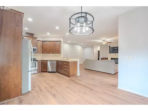 Kitchen - 2156 SW 14th Dr, Gresham, OR 97080 photo 5 of 6