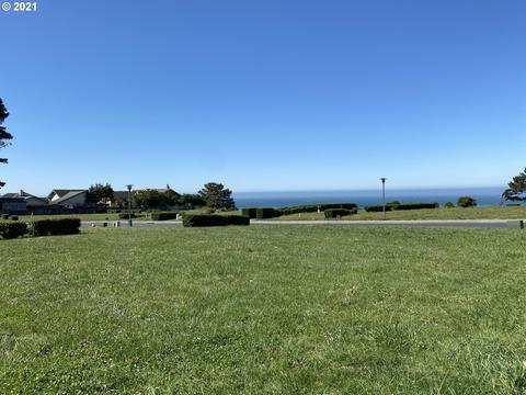 97970 Sea Breeze Way #18, Brookings, OR 97415