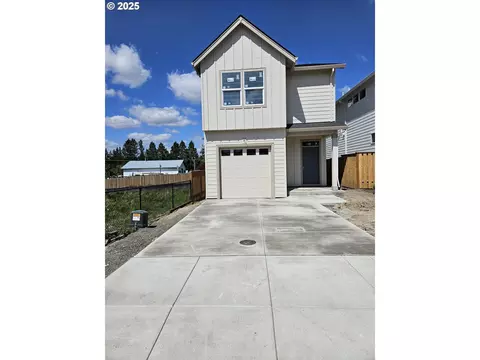 856 Chestnut Way, Silverton, OR 97381
