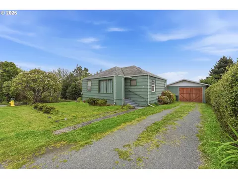 116 Fink St, Coos Bay, OR 97420