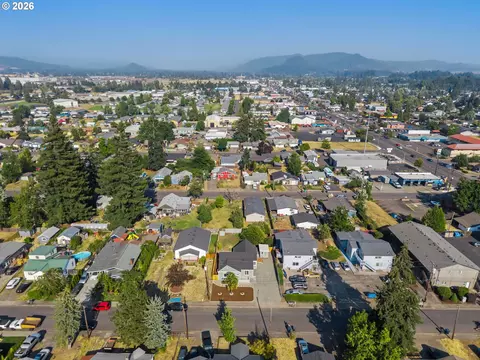 View/Area - 187 37th St, Springfield, OR 97478 photo 3 of 3