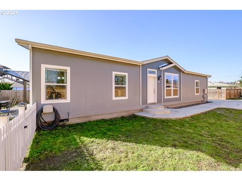 5063 D St, Springfield, OR 97478 photo 1