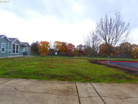 2203 Maia Loop, Springfield, OR 97477 photo 1