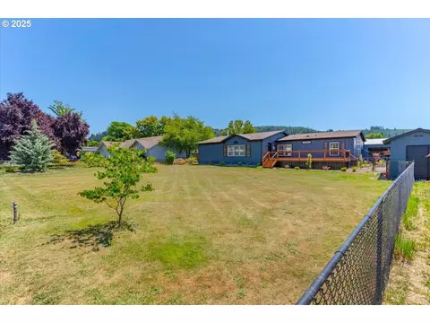 4309 Long St #B, Sweet Home, OR 97386