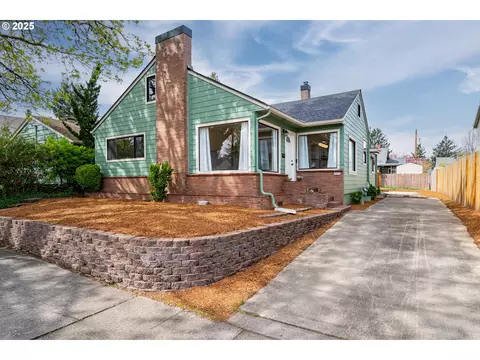8505 SE Yamhill St, Portland, OR 97216