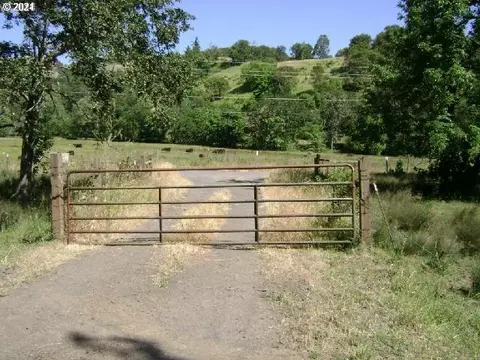 0 Newton Creek Rd, Roseburg, OR 97470