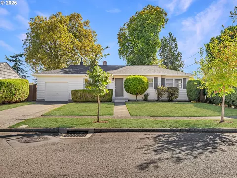 4720 SW Larch Dr, Beaverton, OR 97005