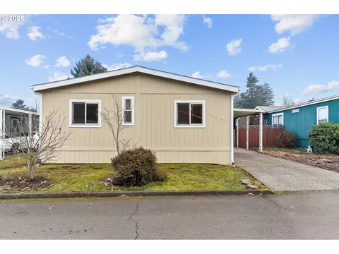 18198 S Silverwood Dr, Oregon City, OR 97045