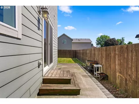 Exterior - 132 Haley Dr, Longview, WA 98632 photo 6 of 10