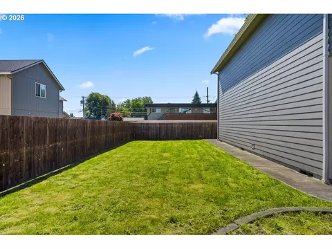 Exterior - 132 Haley Dr, Longview, WA 98632 photo 7 of 10