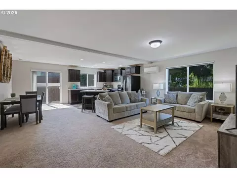 Living - 132 Haley Dr, Longview, WA 98632 photo 2 of 5