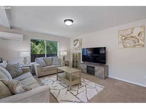 Living - 132 Haley Dr, Longview, WA 98632 photo 5 of 5