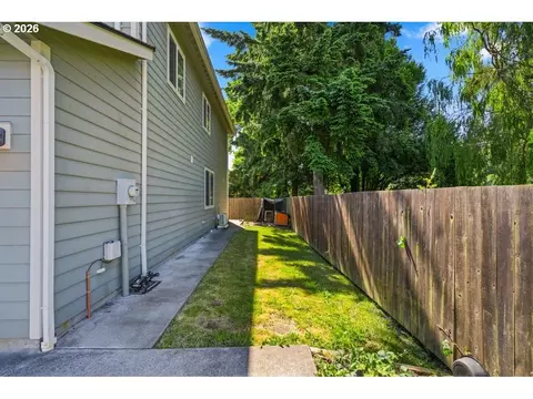 Exterior - 132 Haley Dr, Longview, WA 98632 photo 9 of 10