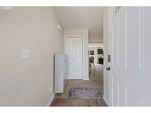 Entry Way - 132 Haley Dr, Longview, WA 98632 photo 1 of 2