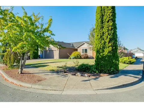 4737 Conrad St NE, Salem, OR 97305