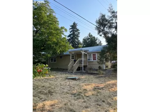 420 SW 4th Ave, Myrtle Creek, OR 97457