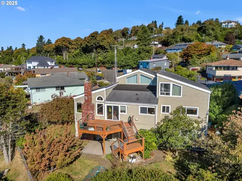 325 W Niagara Ave, Astoria, OR 97103