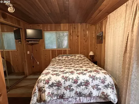 151 Outer Dr, Florence, OR 97439 photo 10