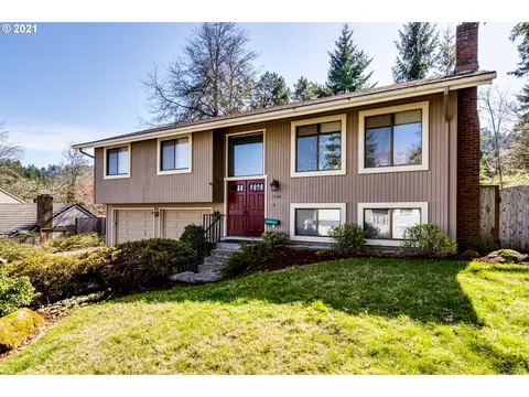 3740 Shane Dr, Eugene, OR 97405 photo 1