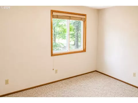 Bedroom - 381 NE Village Squire Ave #2, Gresham, OR 97030 photo 4 of 8