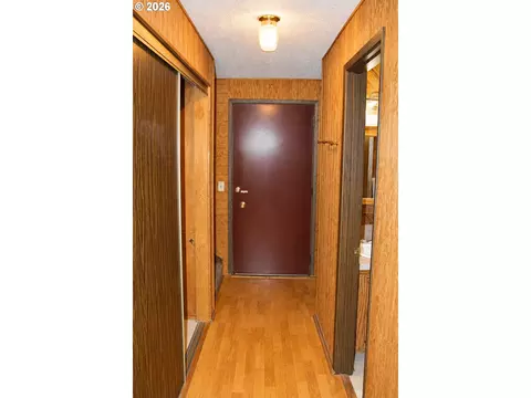 Entry Way - 381 NE Village Squire Ave #2, Gresham, OR 97030 photo 1 of 3