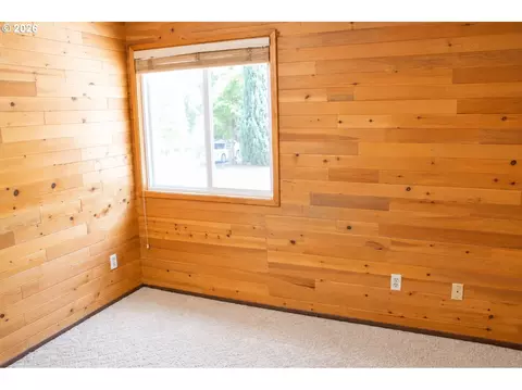 Bedroom - 381 NE Village Squire Ave #2, Gresham, OR 97030 photo 6 of 8