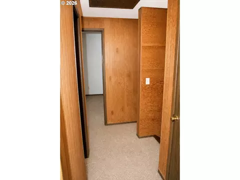 Entry Way - 381 NE Village Squire Ave #2, Gresham, OR 97030 photo 2 of 3