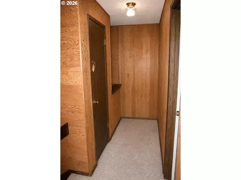 Entry Way - 381 NE Village Squire Ave #2, Gresham, OR 97030 photo 3 of 3