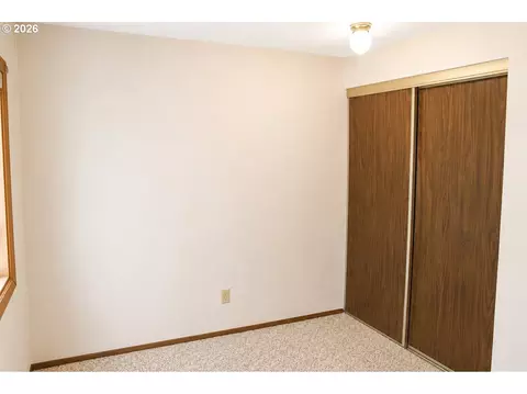 Bedroom - 381 NE Village Squire Ave #2, Gresham, OR 97030 photo 5 of 8