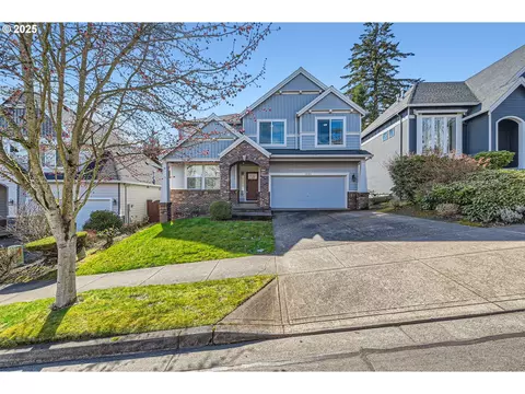 15762 SE Chelsea Morning Dr, Happy Valley, OR 97086