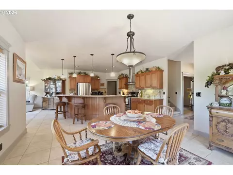 Dining - 454 Salty Way, Eugene, OR 97404 photo 2 of 2