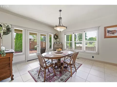 Dining - 454 Salty Way, Eugene, OR 97404 photo 1 of 2
