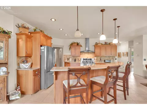 Kitchen - 454 Salty Way, Eugene, OR 97404 photo 3 of 5
