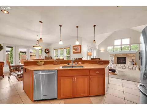 Kitchen - 454 Salty Way, Eugene, OR 97404 photo 2 of 5