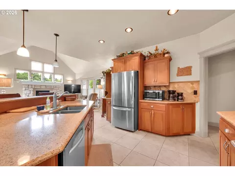 Kitchen - 454 Salty Way, Eugene, OR 97404 photo 5 of 5