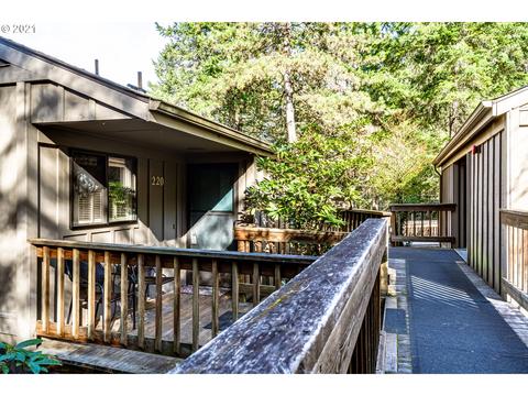 220 Trailside Loop, Eugene, OR 97405 photo 1