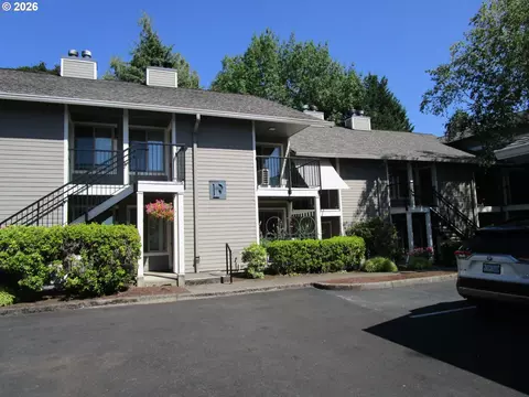 86 Kingsgate Rd #F104, Lake Oswego, OR 97035