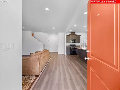 Entry Way - 841 S 26th Ave, Cornelius, OR 97113 photo 1 of 1