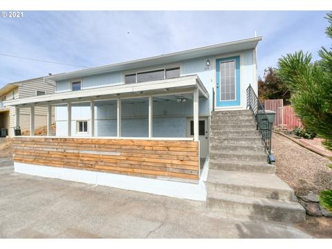 715 NW Johns Pl, Pendleton, OR 97801 photo 1