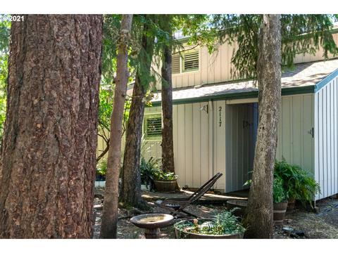 2117 Hawkins Ln, Eugene, OR 97405 photo 1