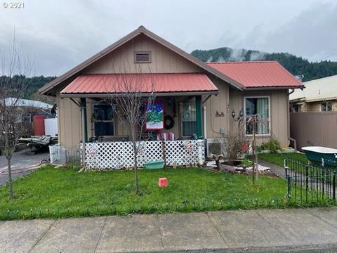 471 3rd Ave, Powers, OR 97466 photo 1
