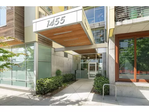 1455 N Killingsworth St #319, Portland, OR 97217
