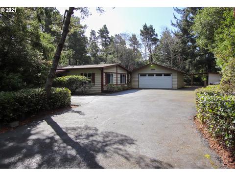 4810 Rhododendron Loop, Florence, OR 97439 photo 1