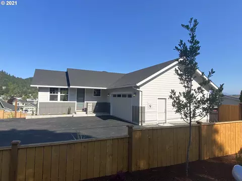 1027 S 57th St, Springfield, OR 97478 photo 1