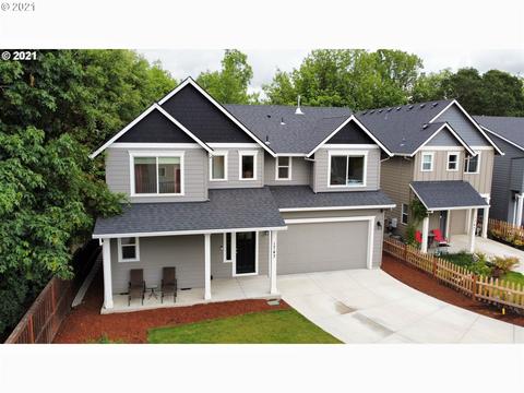 1743 E Darby Ct, Newberg, OR 97132 photo 1