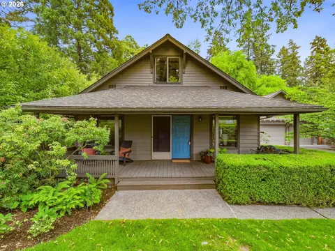 5755 Childs Rd, Lake Oswego, OR 97035