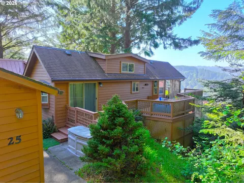 19921 Whaleshead Rd #U25, Brookings, OR 97415