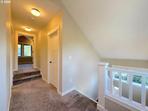 Entry Way - 1145 W 28th Ave, Eugene, OR 97405 photo 7 of 7
